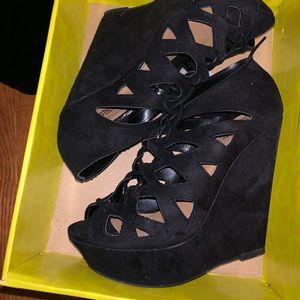 Wedge heels
